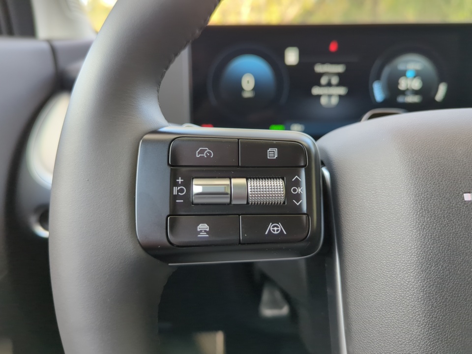 7YAMUFS32TY005439 2026 Hyundai IONIQ 9 SEL