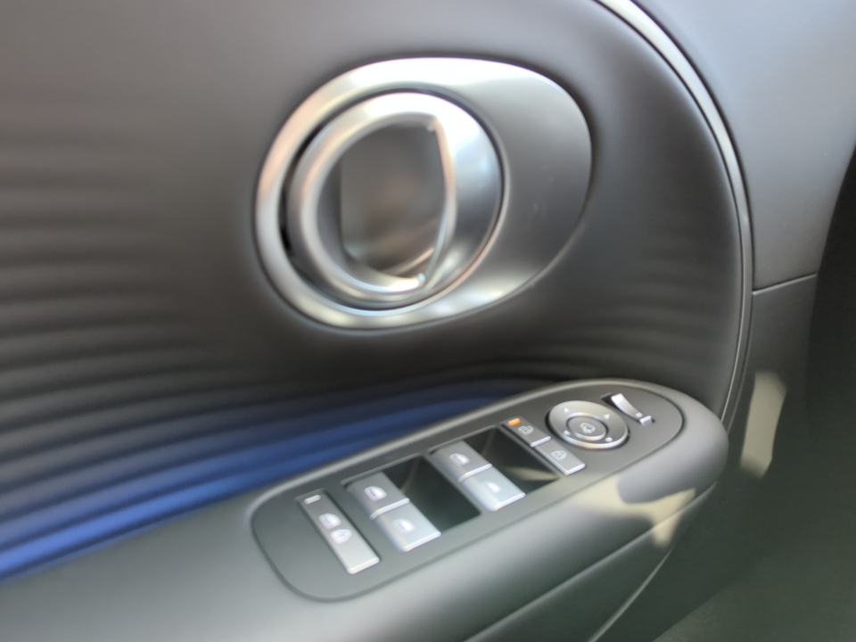 7YAMUFS32TY005439 2026 Hyundai IONIQ 9 SEL