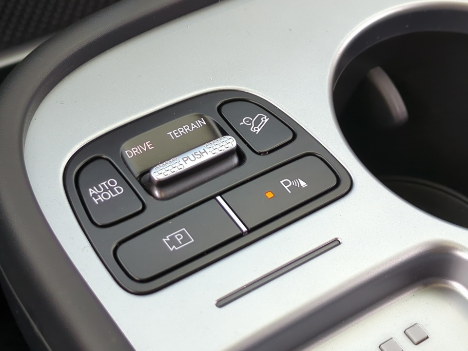 7YAMUFS32TY005439 2026 Hyundai IONIQ 9 SEL