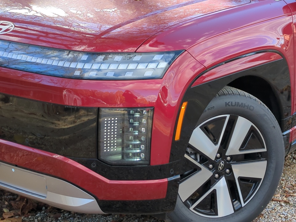 7YAMUFS32TY005439 2026 Hyundai IONIQ 9 SEL