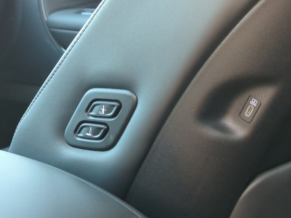 7YAMUFS32TY006588 2026 Hyundai IONIQ 9 SEL