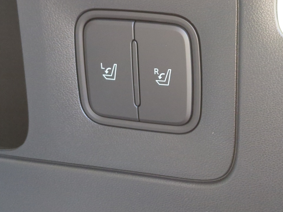 7YAMUFS32TY006588 2026 Hyundai IONIQ 9 SEL