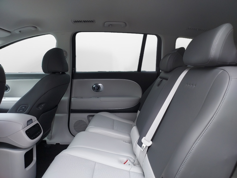 7YAMUFS36TY005251 2026 Hyundai IONIQ 9 SEL