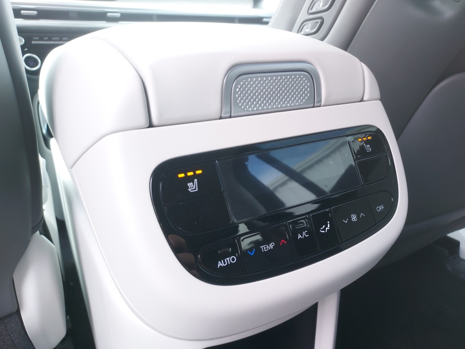 7YAMUFS36TY005251 2026 Hyundai IONIQ 9 SEL