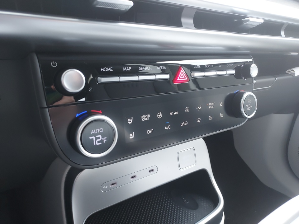 7YAMUFS36TY005251 2026 Hyundai IONIQ 9 SEL