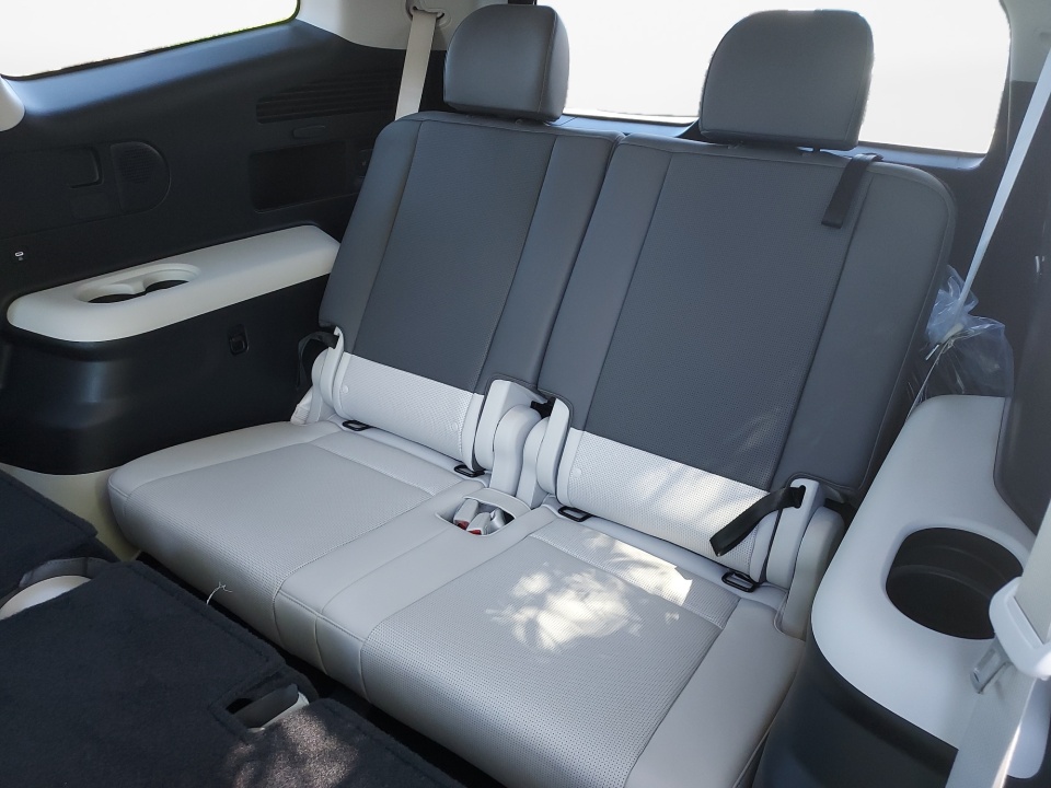 7YAMUFS3XTY008234 2026 Hyundai IONIQ 9 SEL