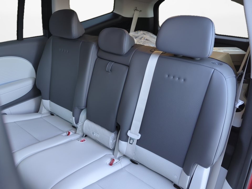 7YAMUFS3XTY008363 2026 Hyundai IONIQ 9 SEL