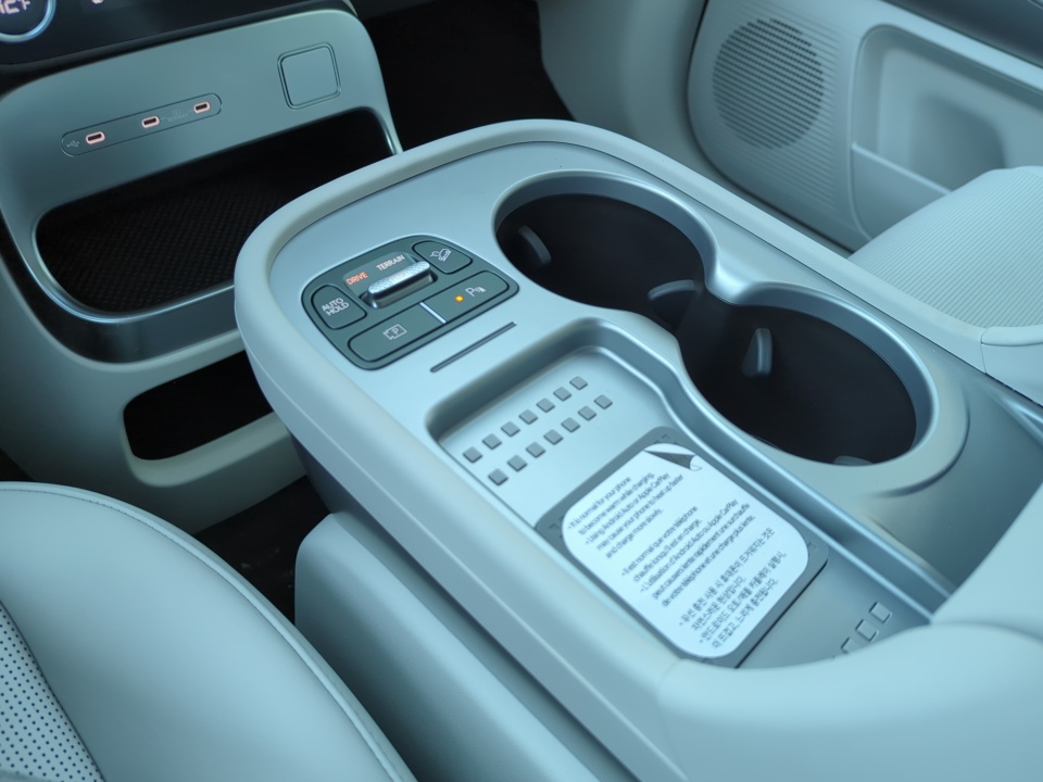 7YAMUFS3XTY008363 2026 Hyundai IONIQ 9 SEL