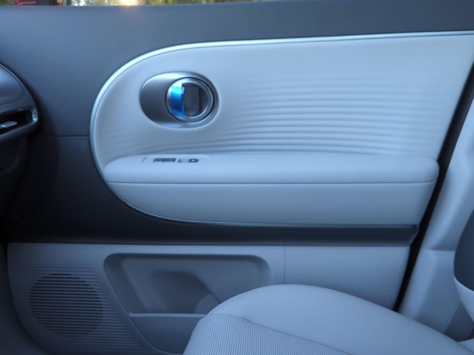 7YAMUFS3XTY008363 2026 Hyundai IONIQ 9 SEL