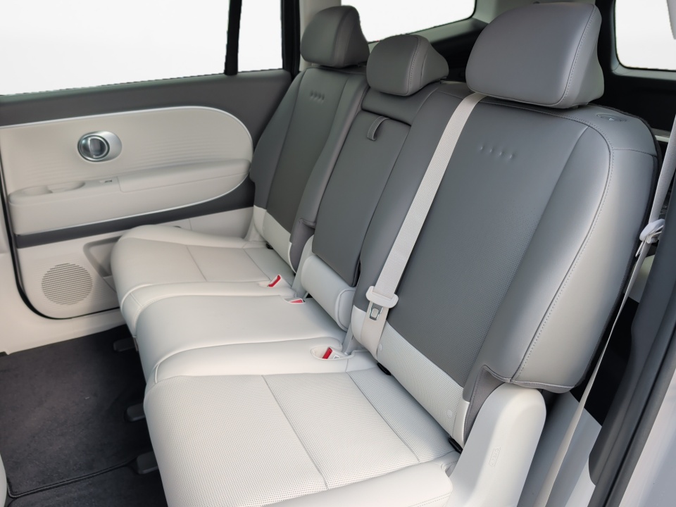 7YAMUFS3XTY010632 2026 Hyundai IONIQ 9 SEL