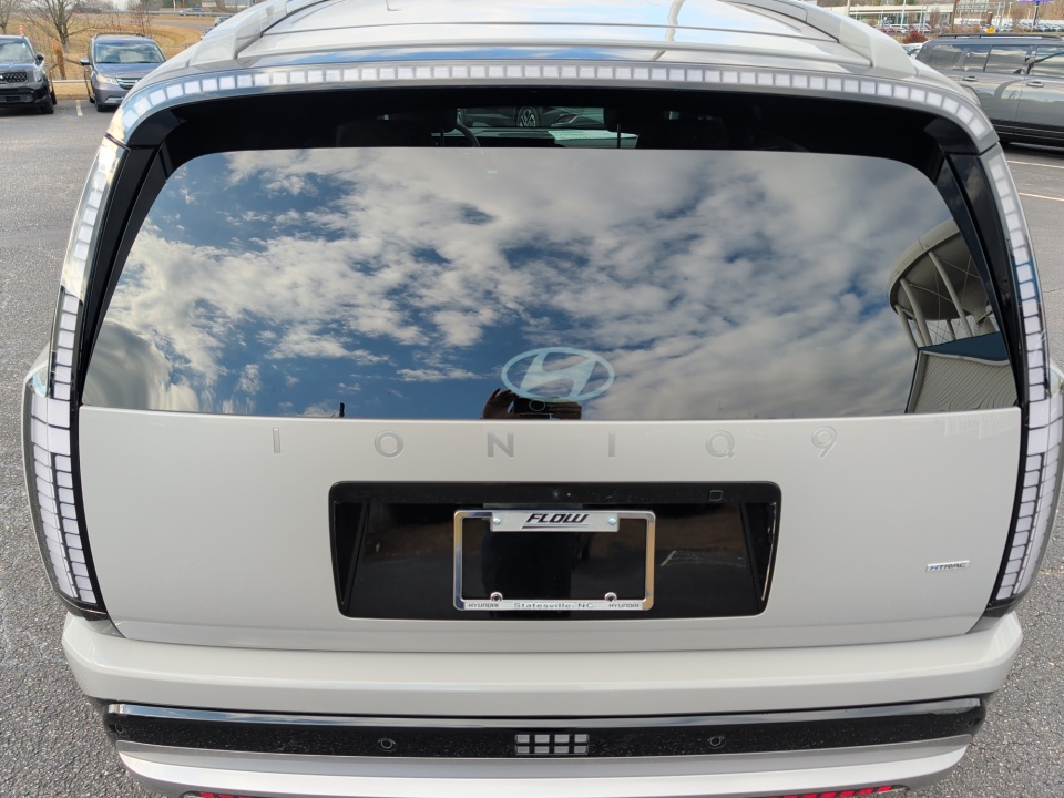 7YAMUFS3XTY010632 2026 Hyundai IONIQ 9 SEL