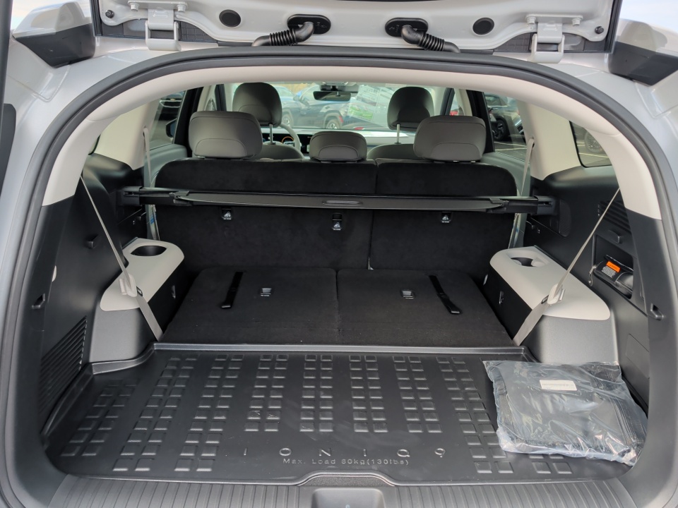 7YAMUFS3XTY010632 2026 Hyundai IONIQ 9 SEL