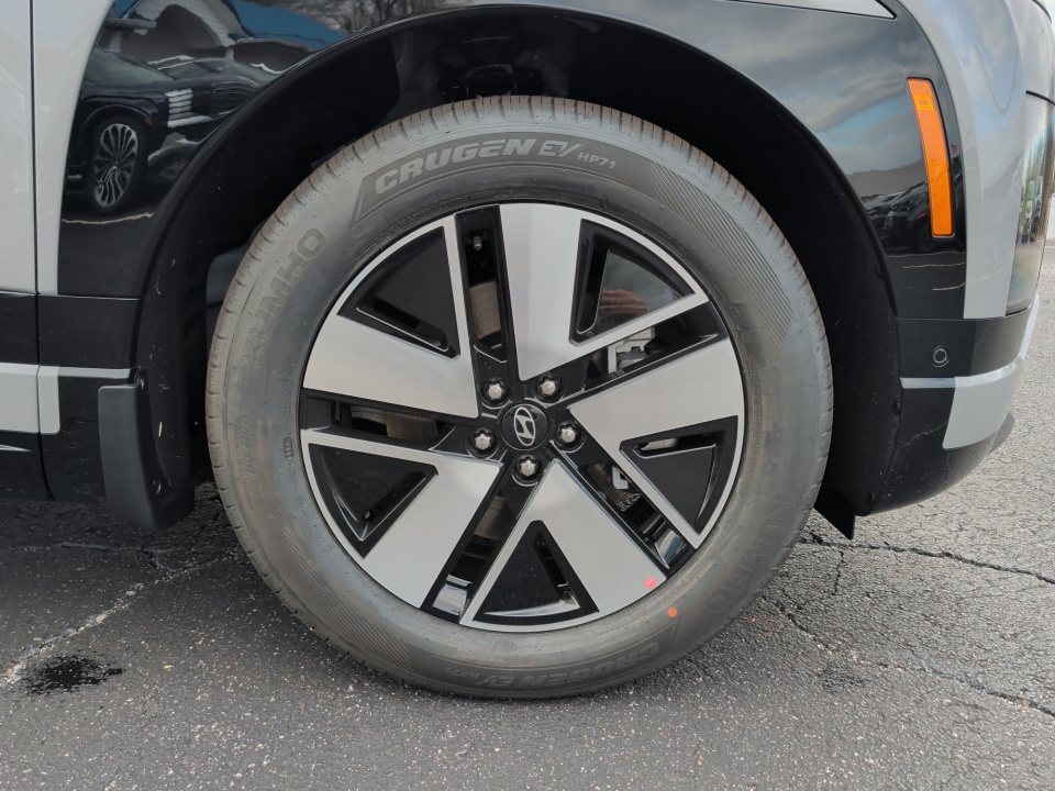 7YAMUFS3XTY010632 2026 Hyundai IONIQ 9 SEL