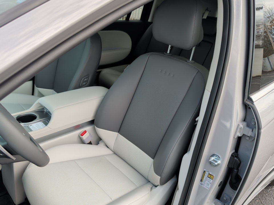 7YAMUFS3XTY010632 2026 Hyundai IONIQ 9 SEL