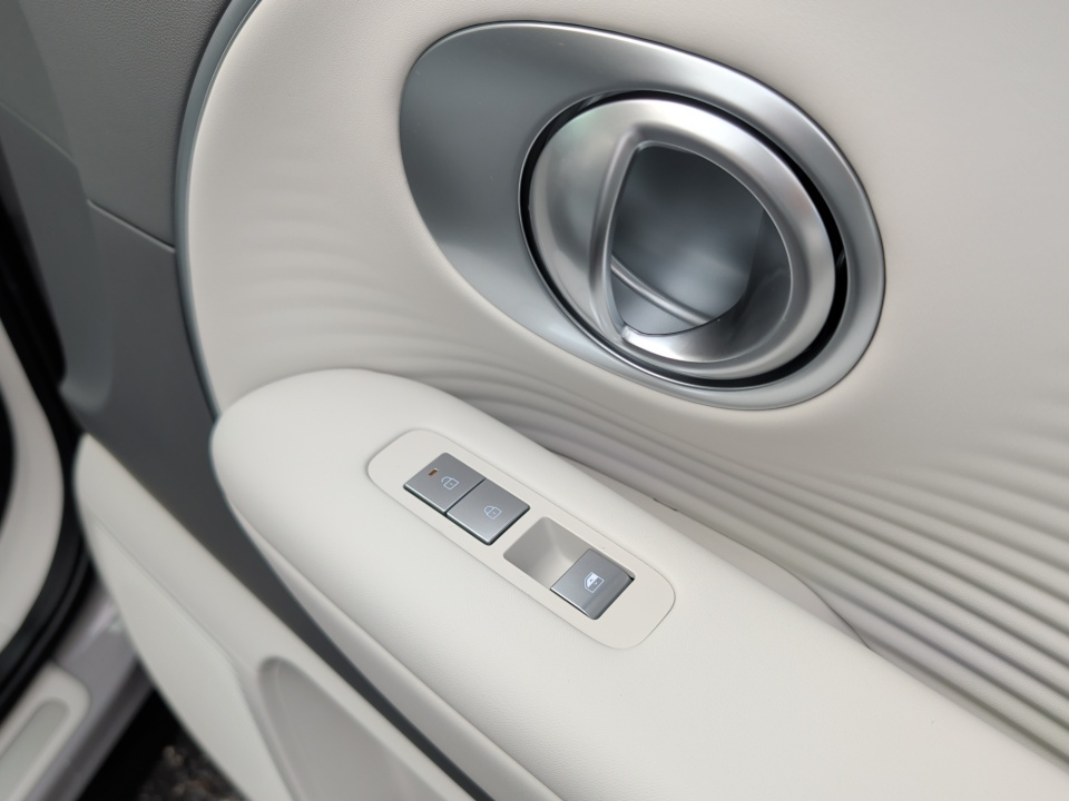 7YAMUFS3XTY010632 2026 Hyundai IONIQ 9 SEL