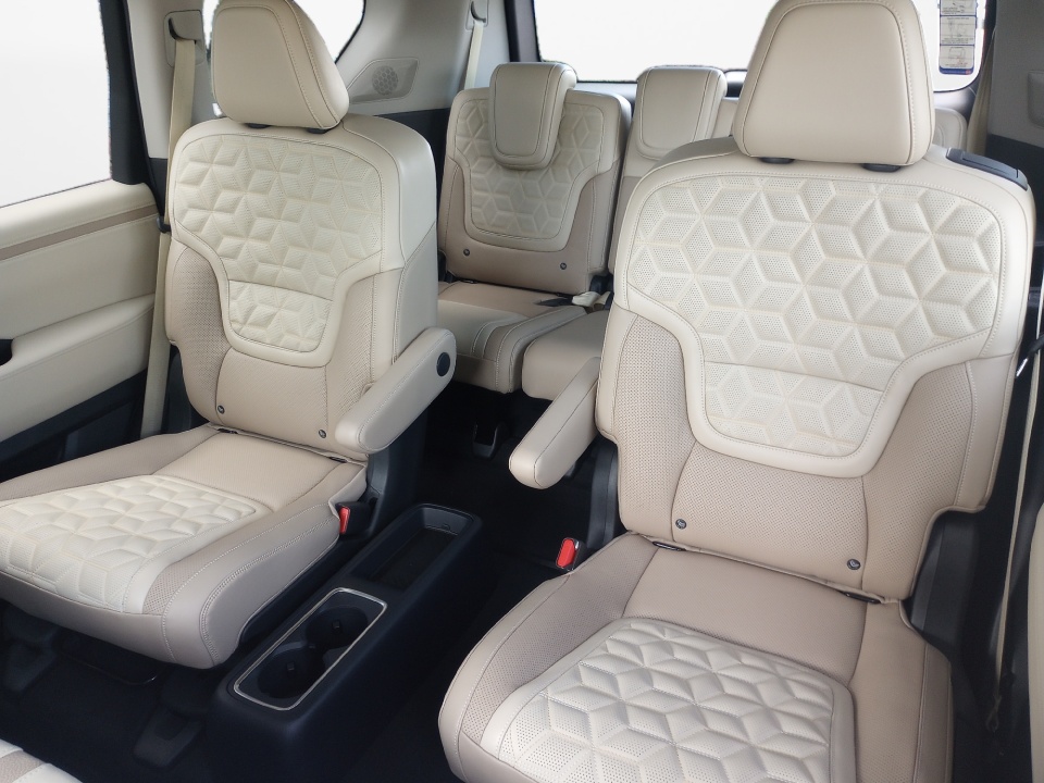 JN8AY3EB5T9120650 2026 Nissan Armada Platinum