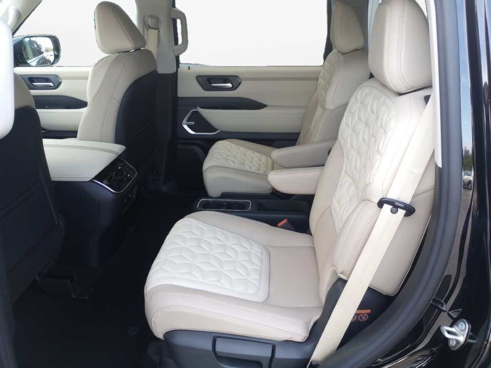 JN8AY3EB5T9120650 2026 Nissan Armada Platinum