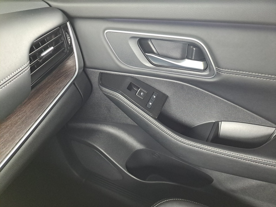 Used 2025 Nissan Rogue SUV