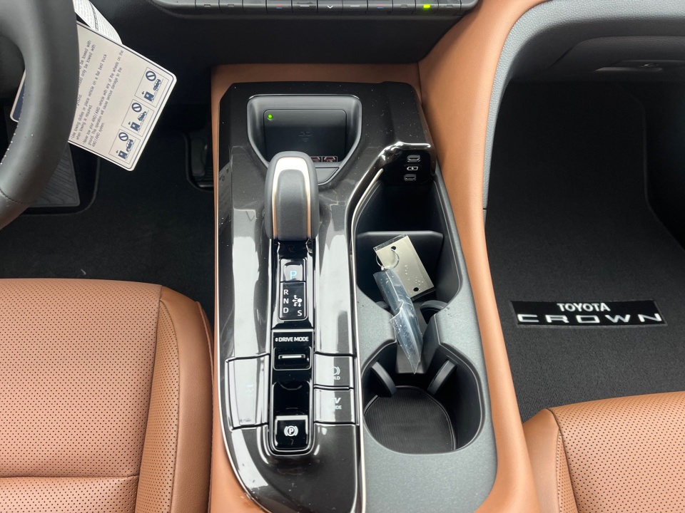 JTDACAAJ0T3045936 2026 Toyota Crown Signia Limited