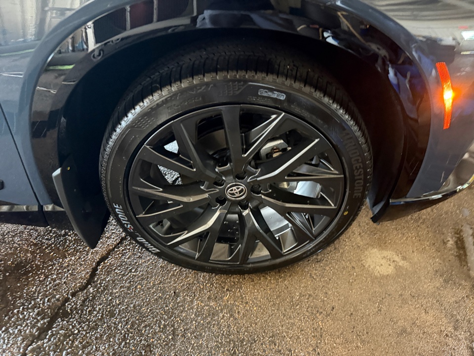 JTDACAAJ2T3046828 2026 Toyota Crown Signia Limited