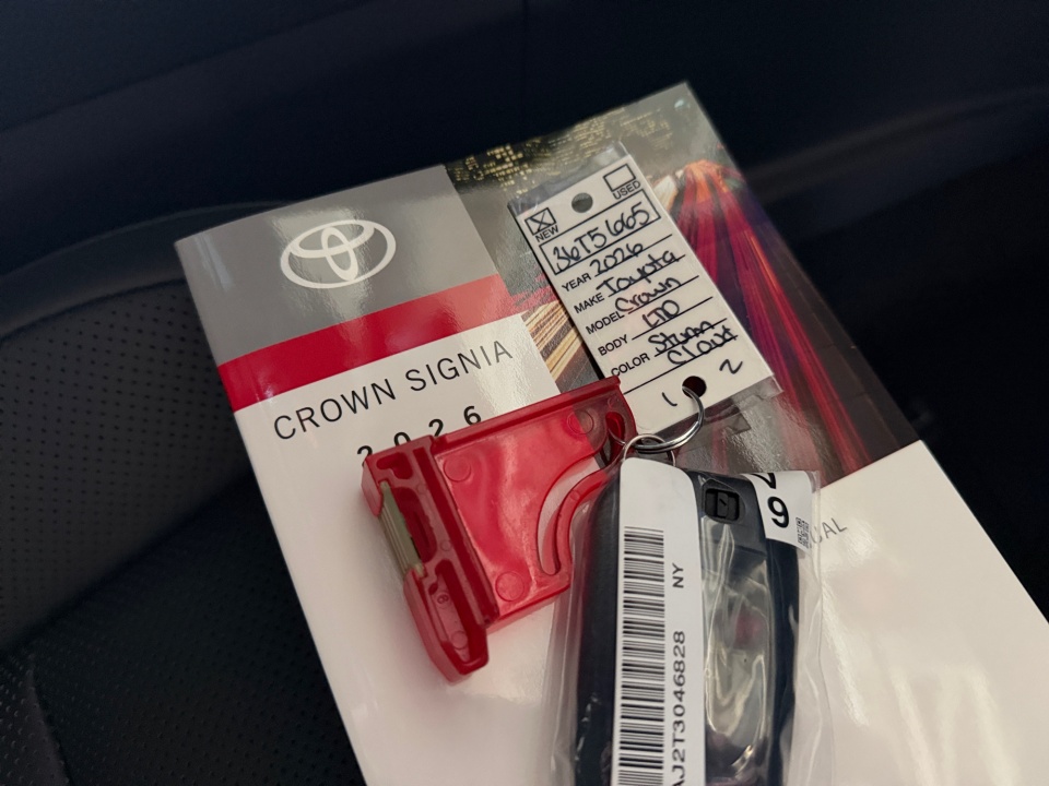 JTDACAAJ2T3046828 2026 Toyota Crown Signia Limited