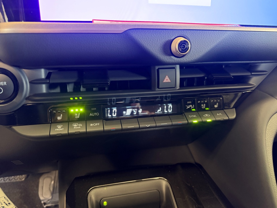 JTDACAAJ8T3046879 2026 Toyota Crown Signia Limited