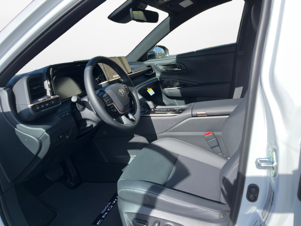 JTDACAAJXT3037102 2026 Toyota Crown Signia XLE