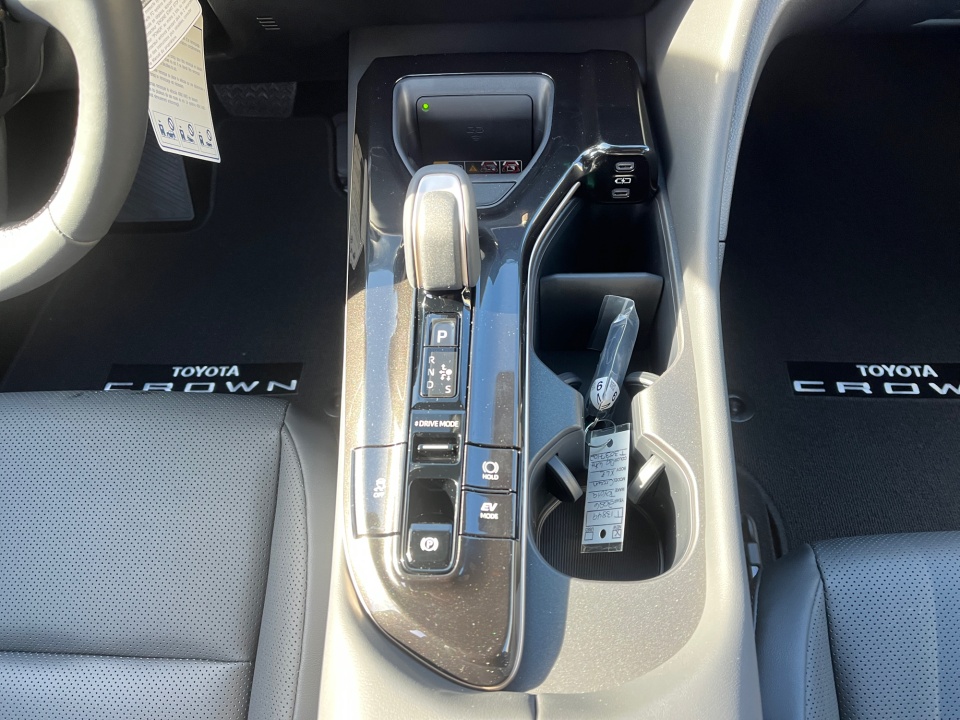 JTDACAAJXT3037102 2026 Toyota Crown Signia XLE