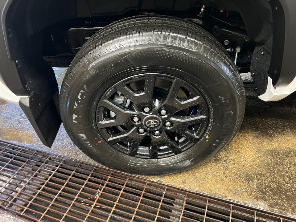 JTEVA5AR5T5010197 2026 Toyota 4Runner SR5