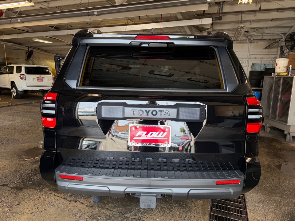 JTEVA5BR3T5135049 2026 Toyota 4Runner SR5