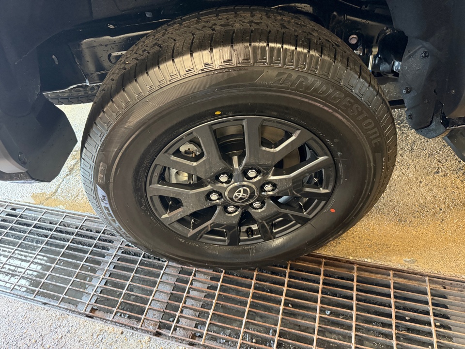 JTEVA5BR3T5135049 2026 Toyota 4Runner SR5