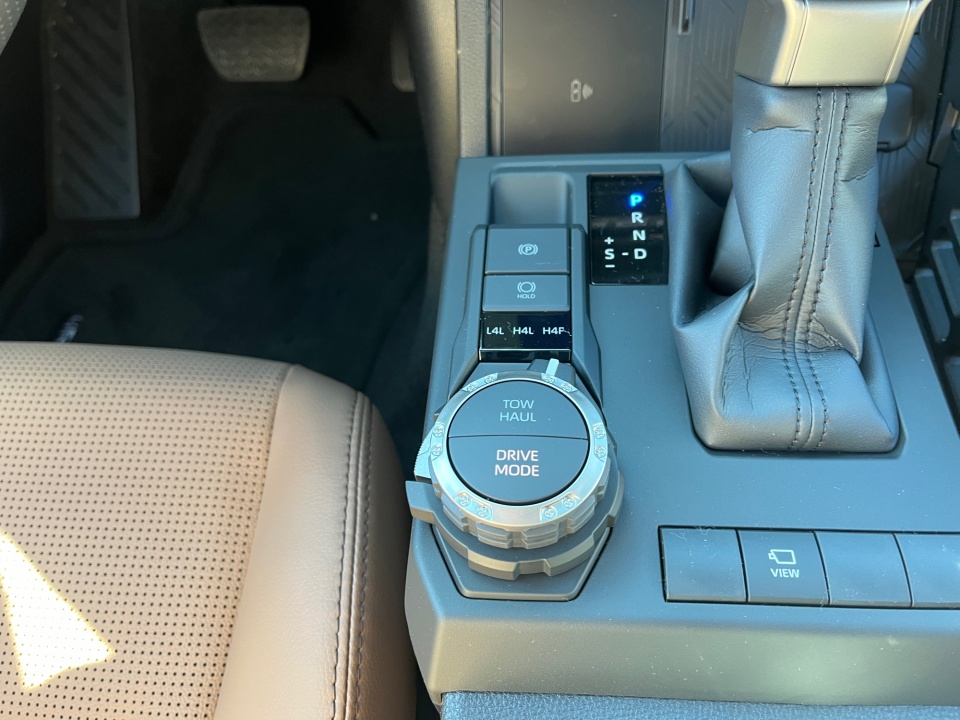 JTEVB5BR7T5034061 2026 Toyota 4Runner Hybrid Limited