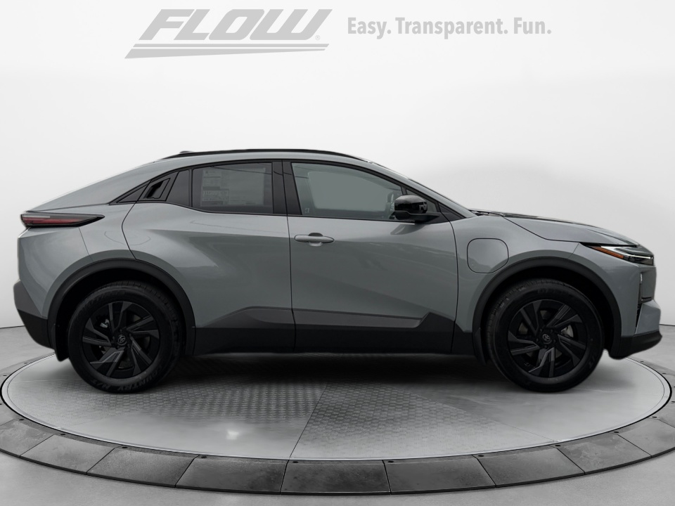 JTMAAAAD1TJ022242 2026 Toyota C-HR SE