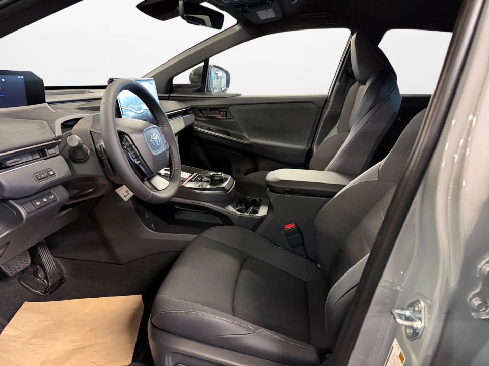 JTMAAAAD1TJ022242 2026 Toyota C-HR SE