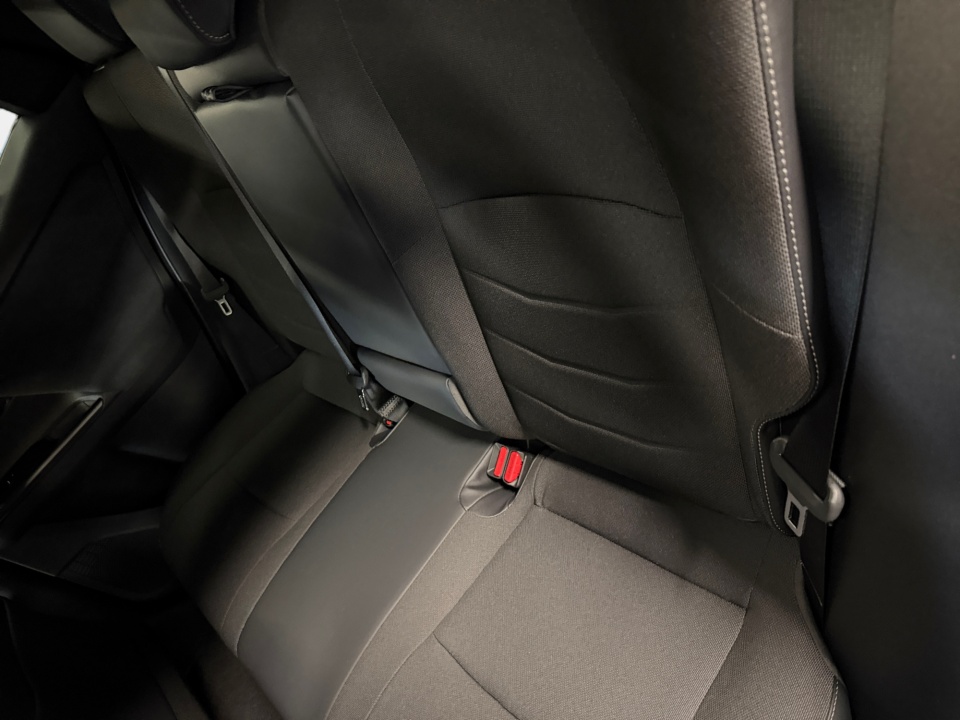 JTMAAAAD1TJ022242 2026 Toyota C-HR SE