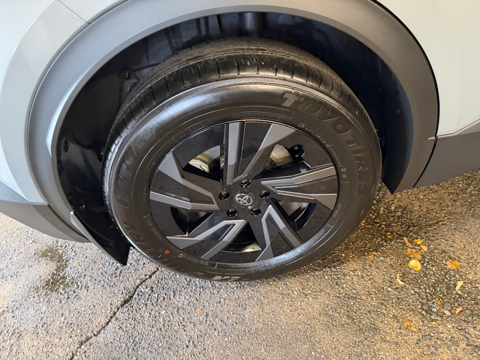 JTMAAAAD1TJ022242 2026 Toyota C-HR SE