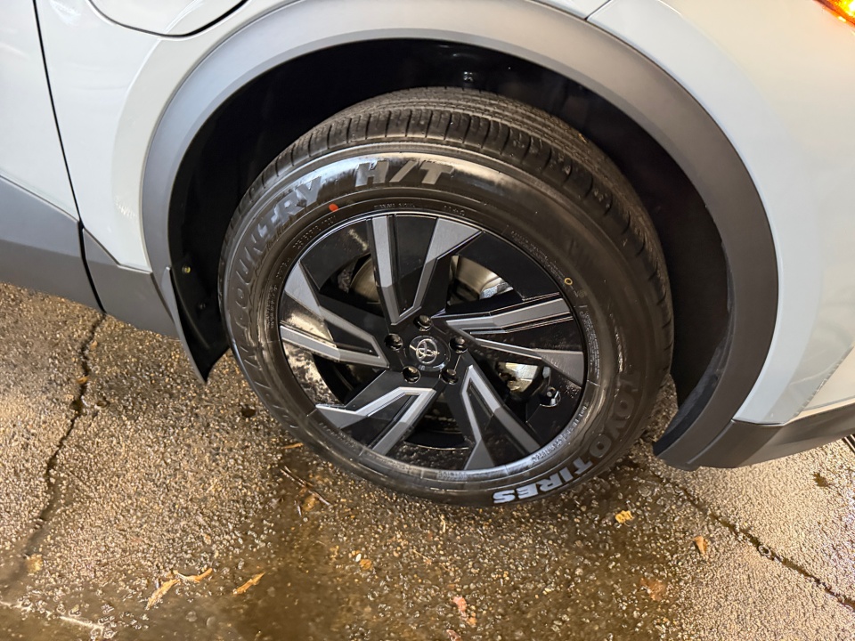 JTMAAAAD1TJ022242 2026 Toyota C-HR SE