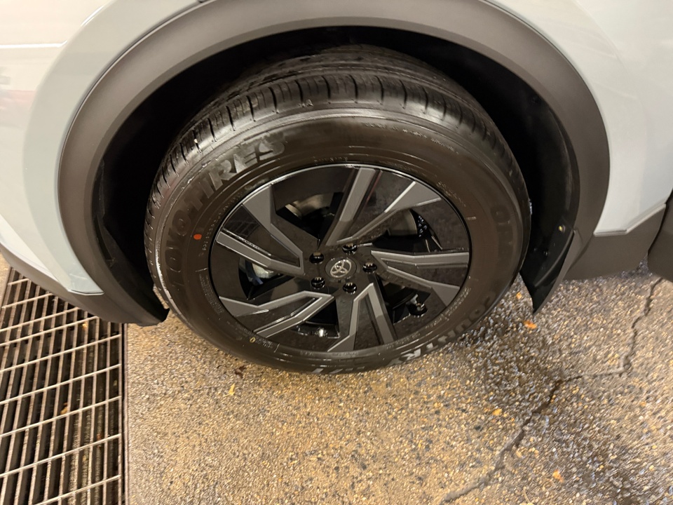 JTMAAAAD1TJ022242 2026 Toyota C-HR SE