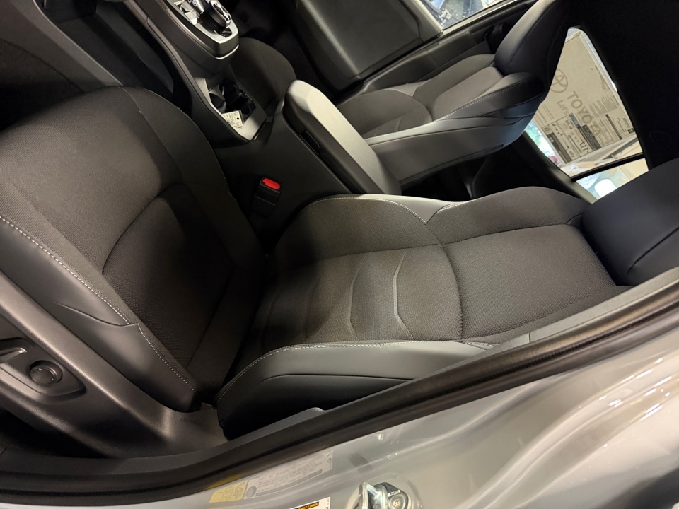 JTMAAAAD1TJ022242 2026 Toyota C-HR SE