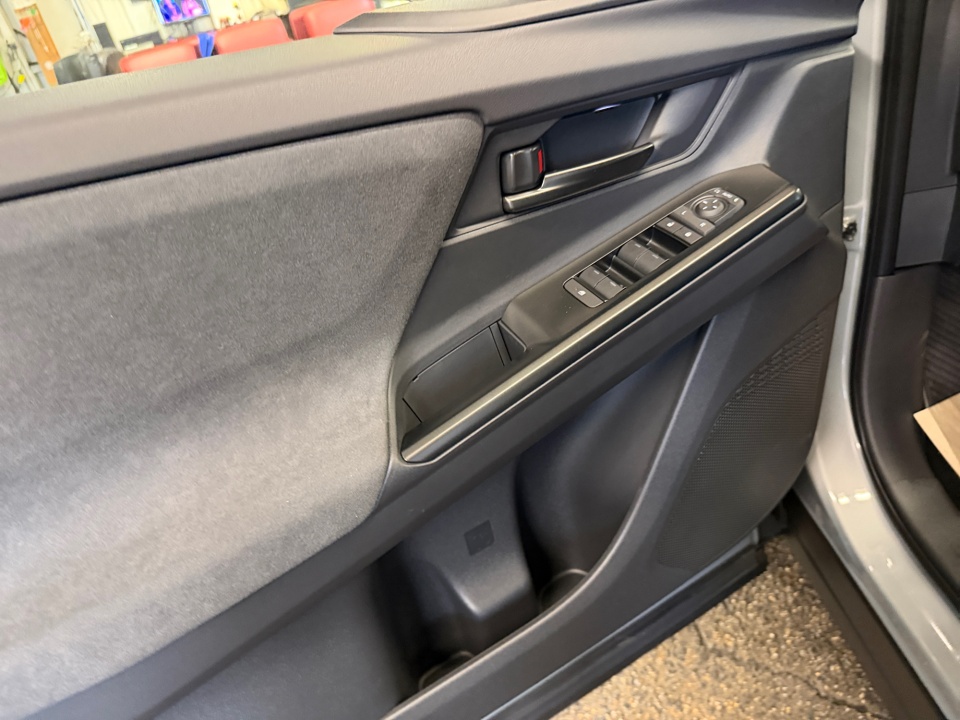 JTMAAAAD1TJ022242 2026 Toyota C-HR SE