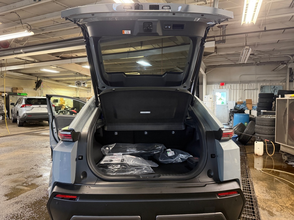 JTMAAAADXTJ013023 2026 Toyota C-HR SE