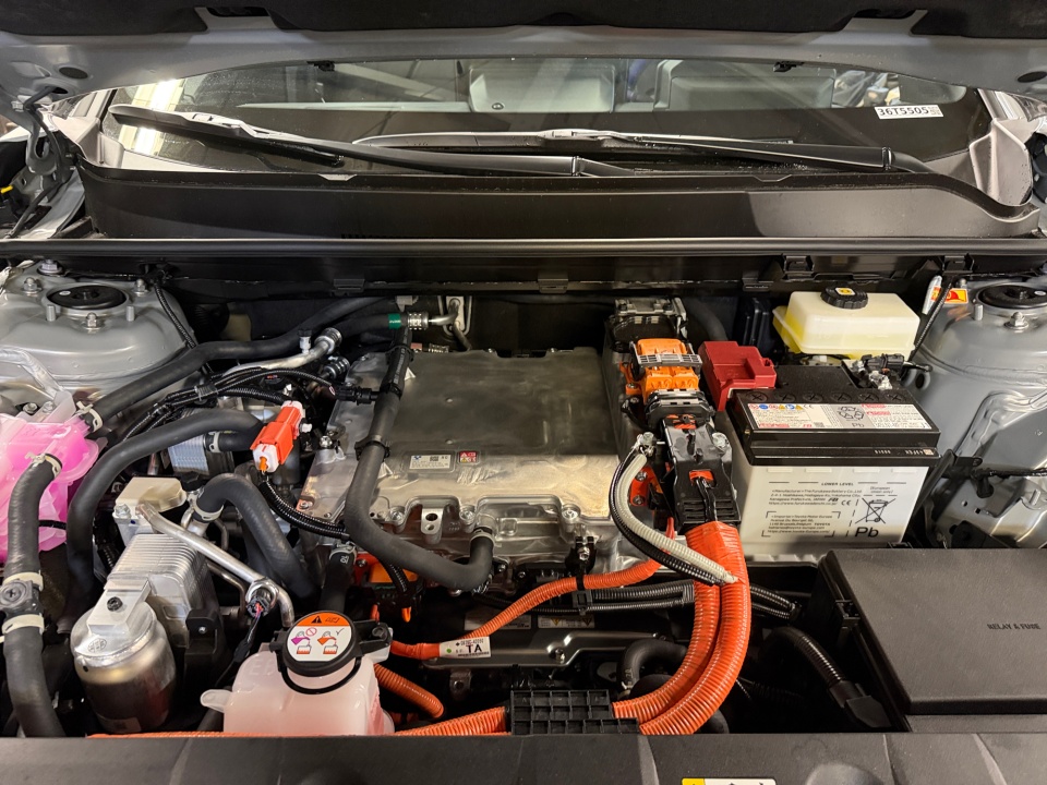 JTMAAAADXTJ013023 2026 Toyota C-HR SE