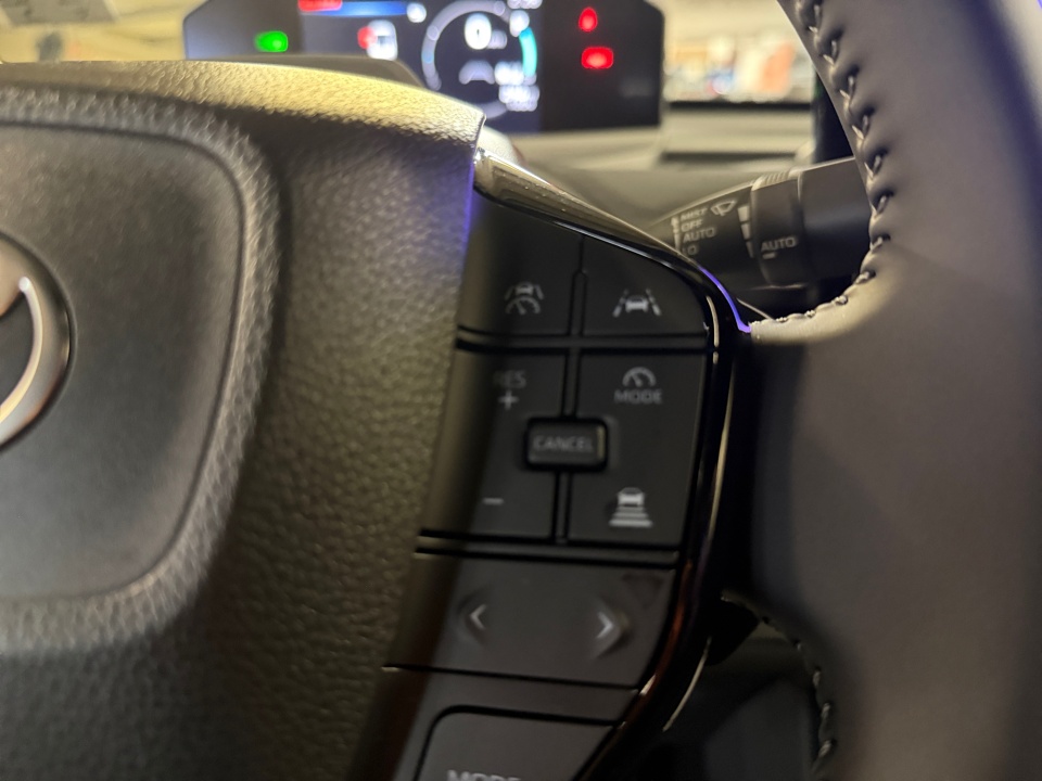 JTMAAAADXTJ013023 2026 Toyota C-HR SE