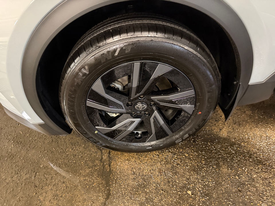 JTMAAAADXTJ013023 2026 Toyota C-HR SE