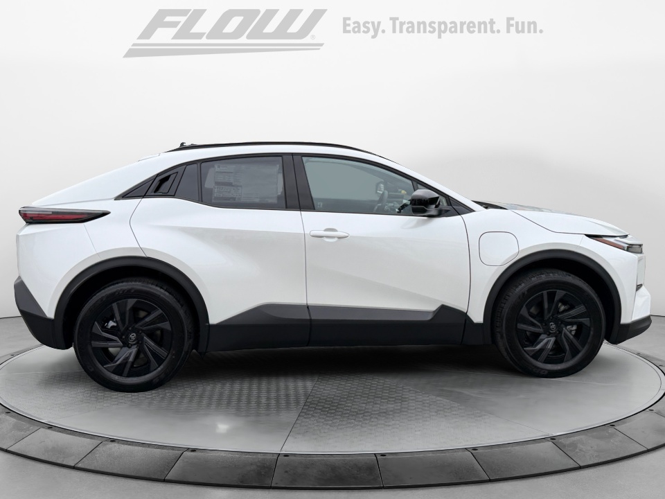 JTMAAAADXTJ018920 2026 Toyota C-HR SE