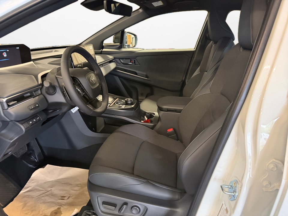 JTMAAAADXTJ018920 2026 Toyota C-HR SE