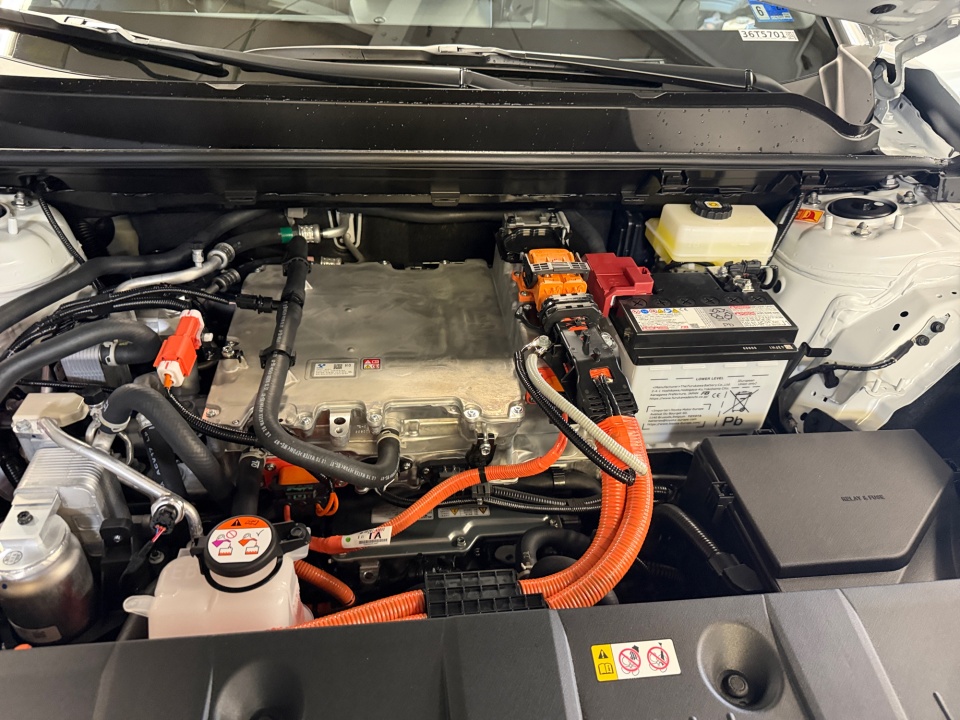 JTMAAAADXTJ018920 2026 Toyota C-HR SE