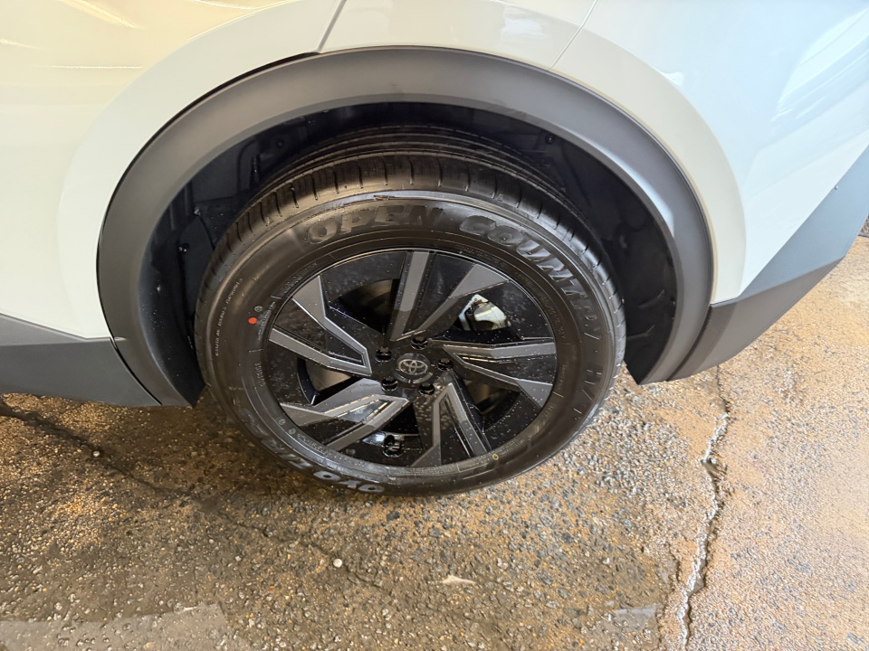 JTMAAAADXTJ018920 2026 Toyota C-HR SE