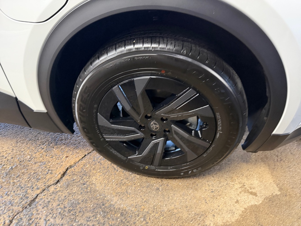 JTMAAAADXTJ018920 2026 Toyota C-HR SE