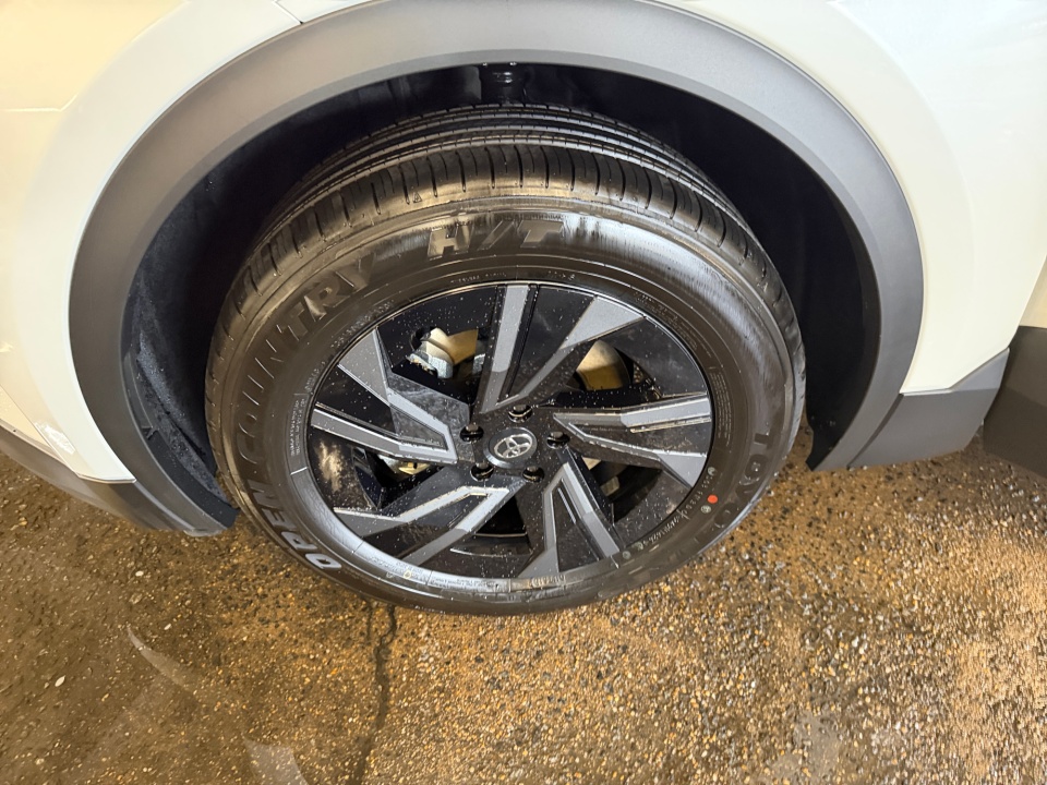JTMAAAADXTJ018920 2026 Toyota C-HR SE
